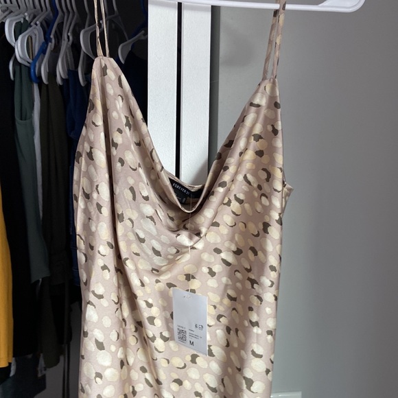 Forever 21 Tan Patterned Satin Dress, NWT - Picture 3 of 6